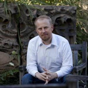 David Stuart Maclean in conversation with Gillian Flynn, "How I Learned To Hate In Ohio"